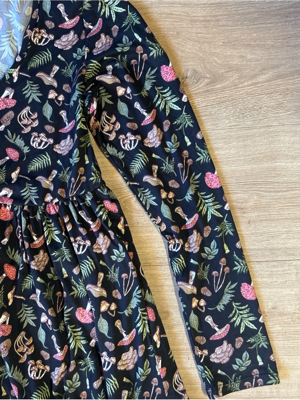 Hot Topic Black Mushroom Print Long Sleeve Dress - Picture 4 of 5
